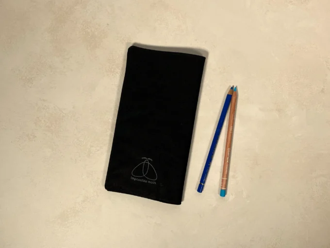 Re black cover back